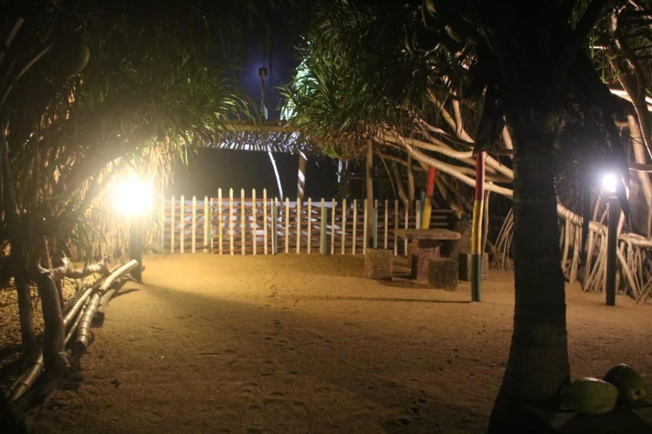 Happy Cocos Beach House Waskaduwa Extérieur photo