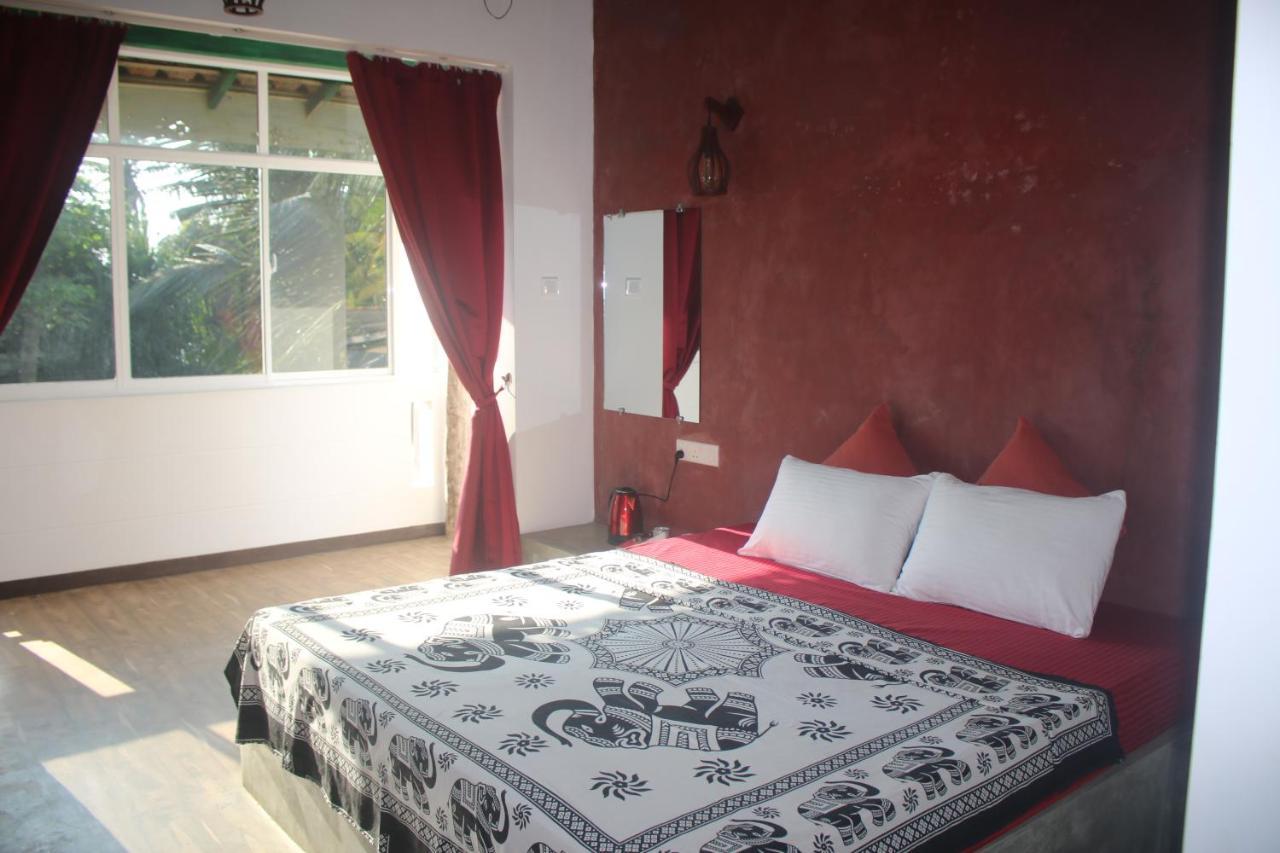 Happy Cocos Beach House Waskaduwa Extérieur photo